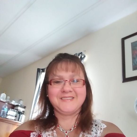 Meet your Posher, Becky - Picture 1 of 1